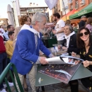 Presentación del cuadro y firma de carteles